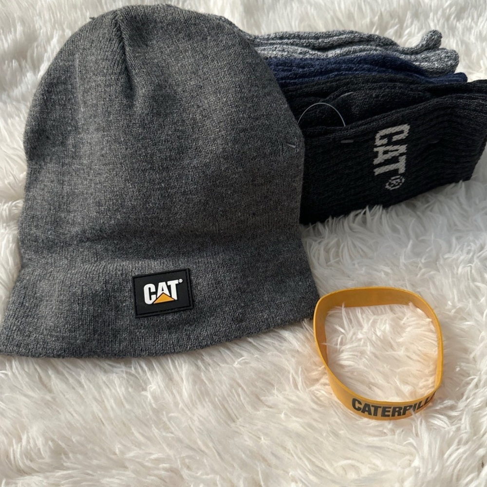 CATERPILLAR COZY 6-PAIR SOCK BUNDLE WITH BEANIE